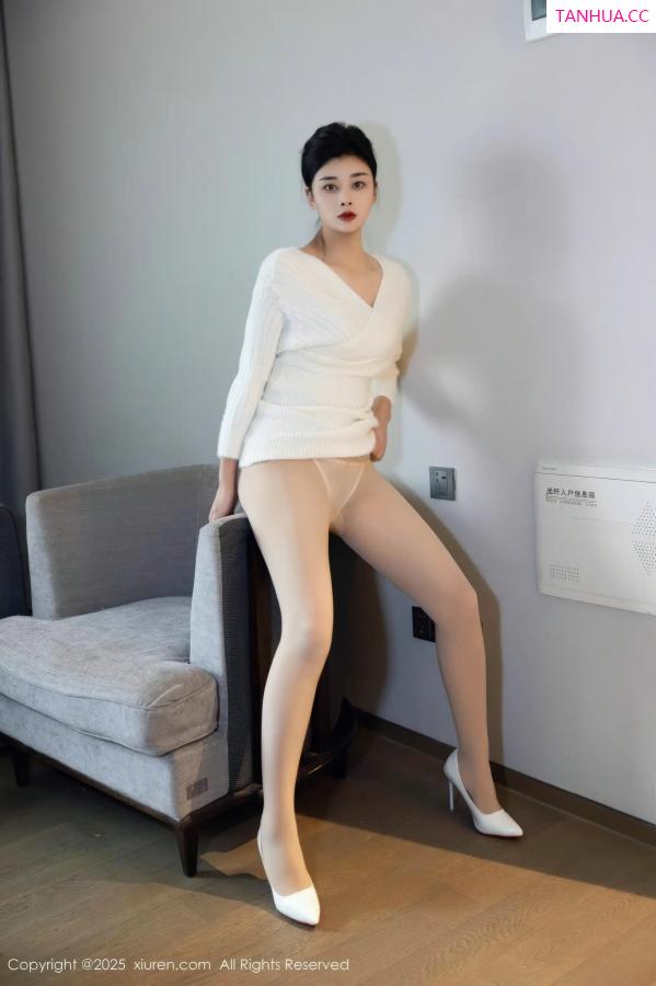   [XiuRen]高清写真图 2025.11.14 No.10986 徐清妍 肉色丝袜第27张图片